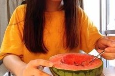 娱乐吃瓜酱留学生,娱乐吃瓜酱带你领略留学生活趣味瞬间